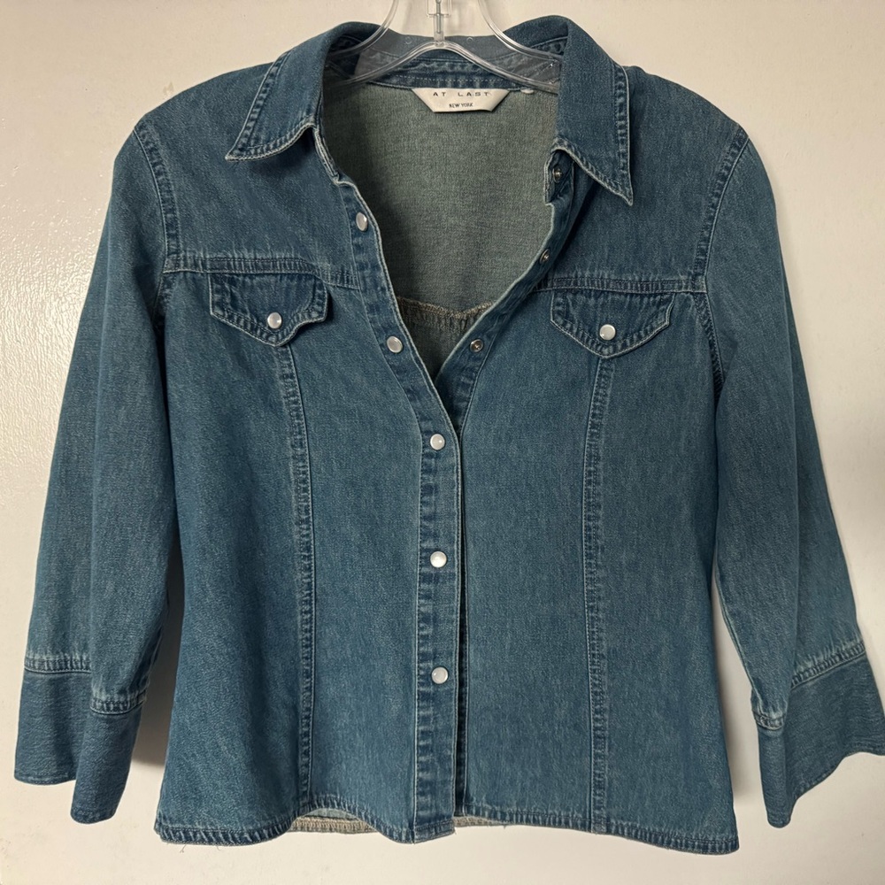 Women’s Blue Denim Button-Up Shirt-jacket soft